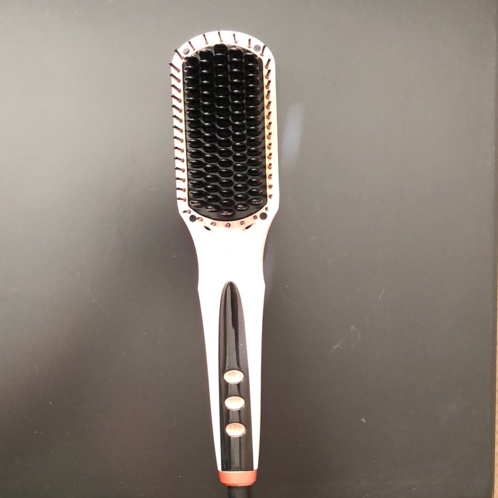 L’ange Le Vite straightening heated brush
